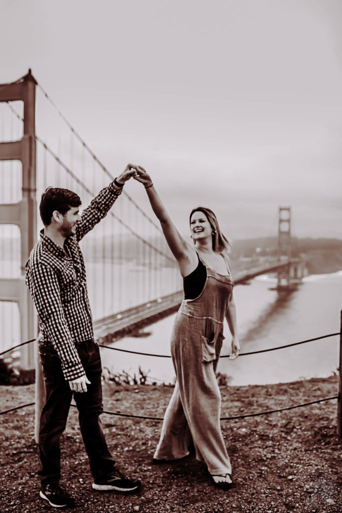 Valentine's on the Golden Gate, with traveling couples photographer