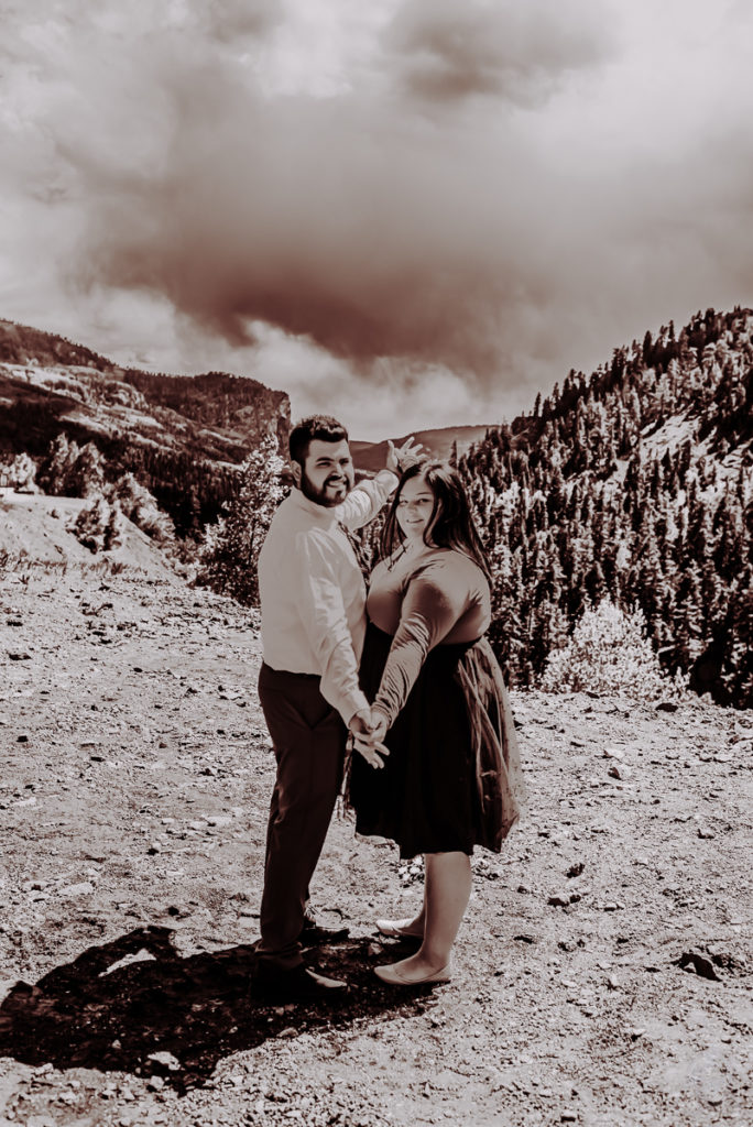 Pagosa Springs CO couples session with Traveling Photo and Video Team Worldwide Elopement visuals